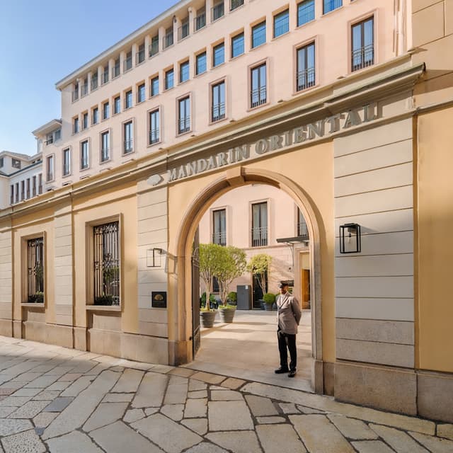 Monaco Legend Group Presents: Lugano Auction - Milan Exhibition Img
