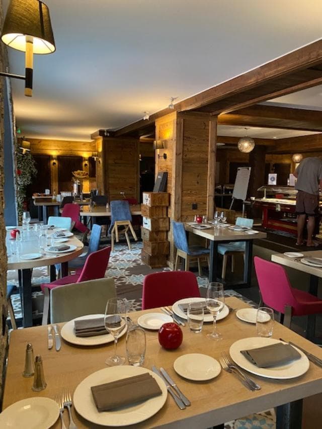 EU Dining Image